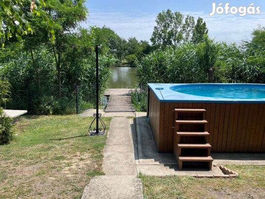 Közvetlen vízparti nyaraló bérelhető Békéssszntandráson a körösparton