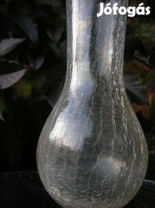 Kraklé / Fátyol üveg talpas váza