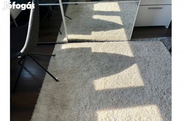 Krém színű, hosszúszálú szőnyeg, 165 cm x 240 cm, szép állapotban