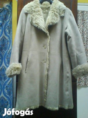 Krém szinű műirha kabát