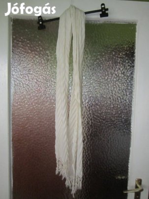 Krémszínű pliszírozott sál