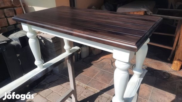 Kréta népi fenyő dohányzóasztal - sarok sérült