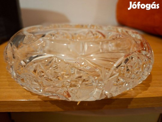 Kristály hamutartó