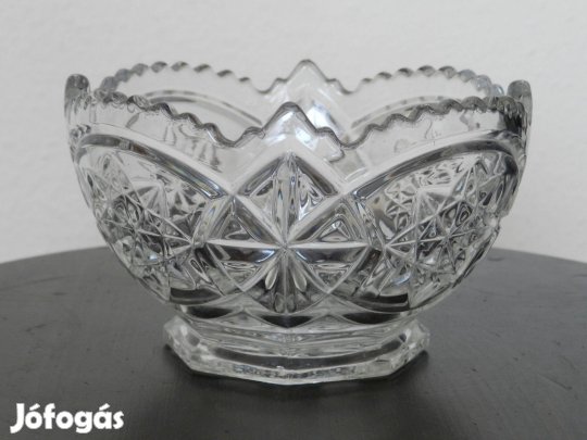 Kristály jellegű kínáló tál