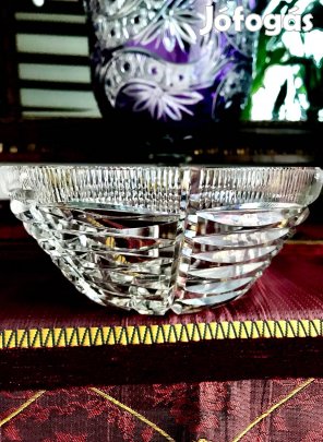 Kristály kínáló tál