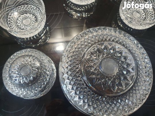 Kristály kínáló tál