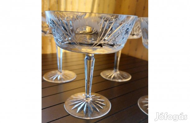 Kristály talpas pohár