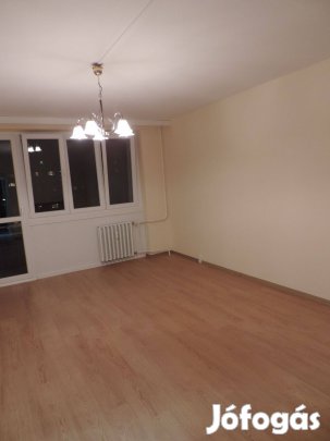 Kristálytéri lakás eladó