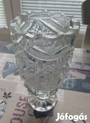 Kristályváza, 21 cm magas