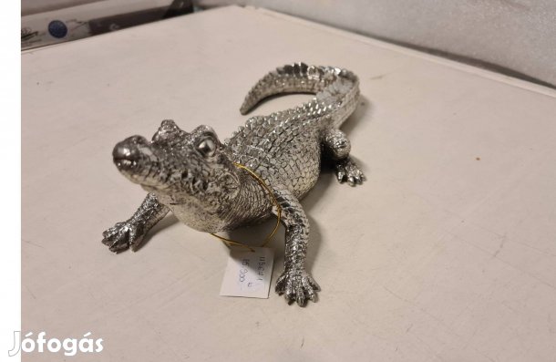 Krokodil szobor, figura ezüst színben 34 cm