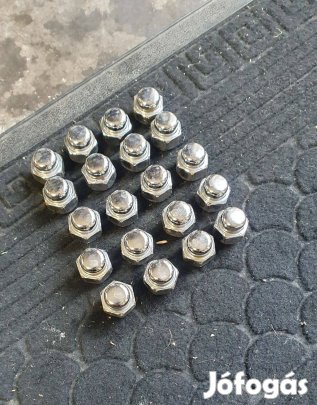 Krómozott Mazda kerékanya