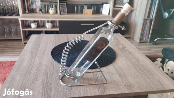 Krómozott fém asztali bortartó