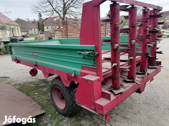Krüger 3 tonna raksúlyú trágyaszóró