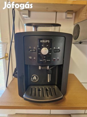 Krups EA 8000 teljesen automata kávéfőző, alig használt