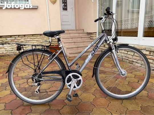 Ktm 28-as aluvázas agydinamós Trekking kerékpár