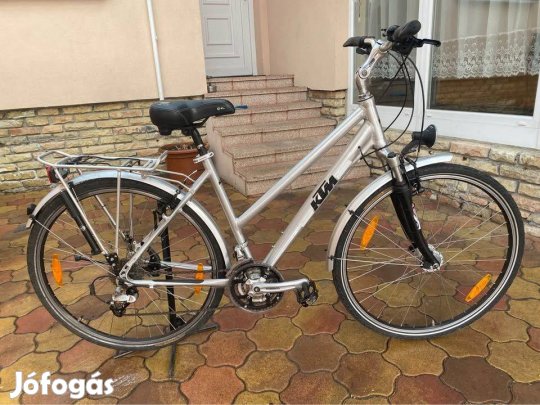 Ktm 28-as aluvázas agydinamós Trekking kerékpár szép állapotban