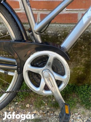 Ktm 28-as aluvázas agydinamós Trekking kerékpár szép újszerű állapot