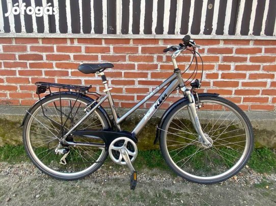Ktm 28-as aluvázas agydinamós újszerű Trekking kerékpár