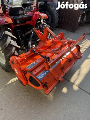 Kubota 145-ös talajmaró Gyári 95%-os kapákkal japán traktor