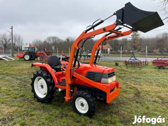 Kubota 24LE japán kistraktor traktor kerti gép Ingyenes Szállítás
