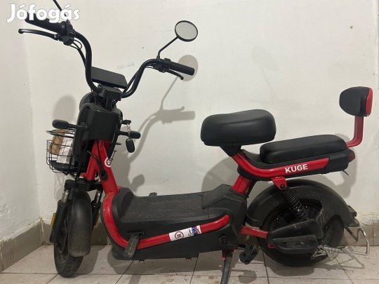 Kuge elektromos robogó