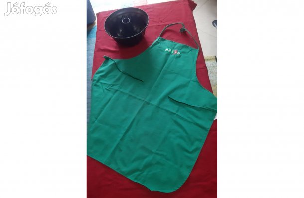 Kuglóf sütő Húsvétra, köténnyel együtt