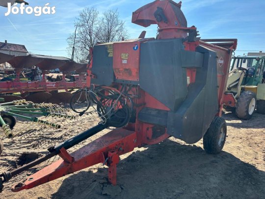 Kuhn bálabontó szalmafújó almozó