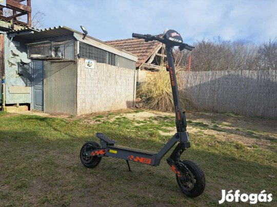 Kukirin G2 elektromos roller eladó. 