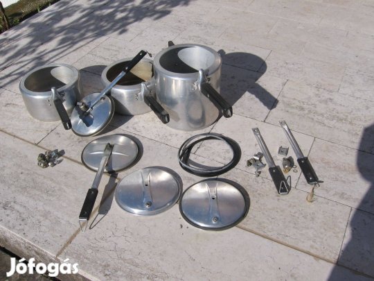 Kukták, sokféle tartozékkal