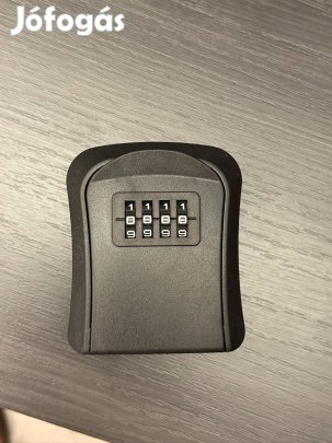 Kulcs tárolására alkalmas széf