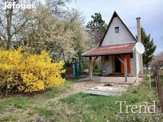 Kulcson kis ház eladó.