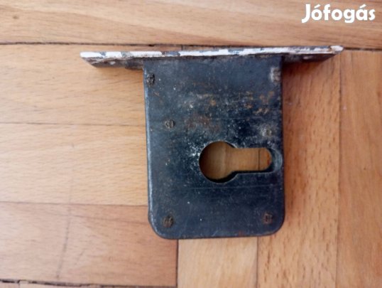 Kulcsos bevésőzár (7)