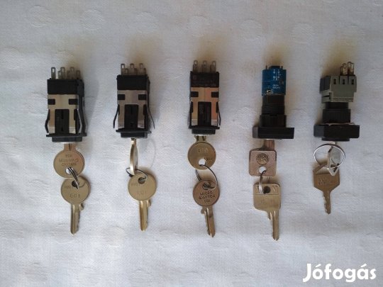 Kulcsos kapcsolók, 2 db kulccsal