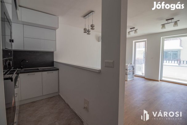 Kulcsrakész lakás Péterhegyen J-F-2
