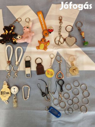 Kulcstartók,kulcskarikák,stb.egyben az egész