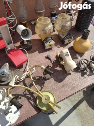 Kűlönböző asztali lámpák