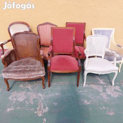 Különböző karfás fotelek.