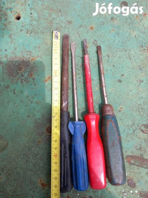 Különböző kézi csavarhúzó 25cm