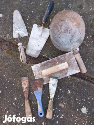 Különböző kőműves szerszám minden ami a képen látható egybe