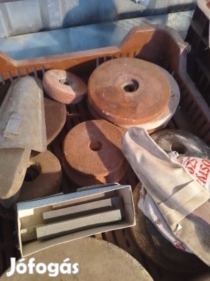 Kűlönböző köszörű kő