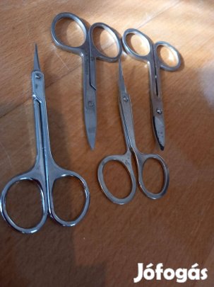 Különböző manikür kisolló