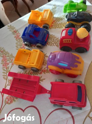 Különböző müa kisautó 1-3 éves korig 4 db/csomag