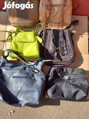 Különböző női táska különböző szín és méret