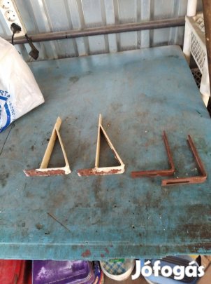 Kűlönböző polctartó