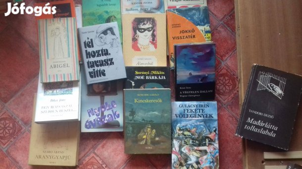 Különböző régebbi kiadású ifjúsági regény csomagba