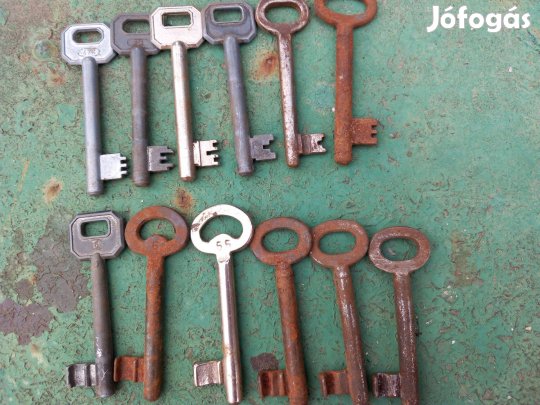 Különböző régi ajtó kulcs 476, 716, 6, 55