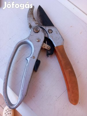 Különböző régi vas metsző olló