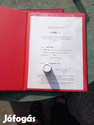 Különböző retro felsőfokú tanulmányi könyv a 80-as évekből