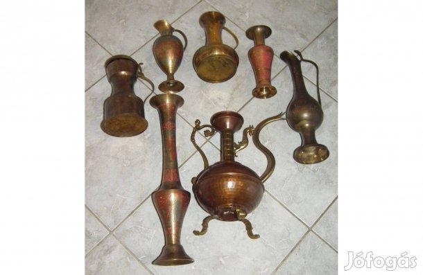 Különböző réz tárgyak kancsó kiöntő váza karaffa 5 db. egyben