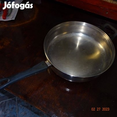 Különböző serpenyök